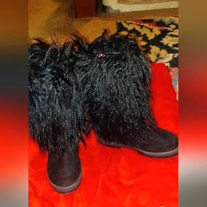 Nice, worn once warm boots, casual size 8